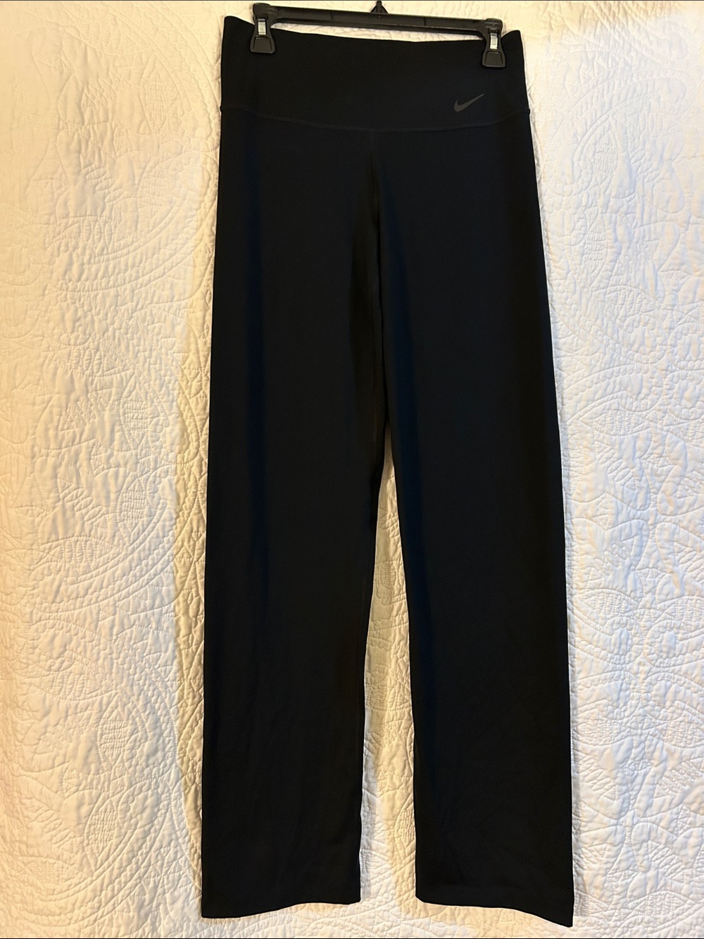 Nike Black High-Waist Wide-Leg Leggings with Subtle Swoosh